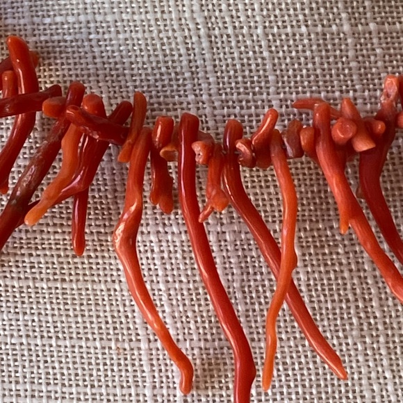 πΊπΊπΊ VINTAGE GENUINE CORAL NECKLACE πΊπΊπΊ - Picture 2 of 9